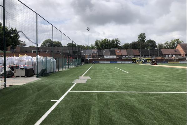 Renovatie kunstgras voetbalveld STVV Jeugd - Sportinfrabouw NV